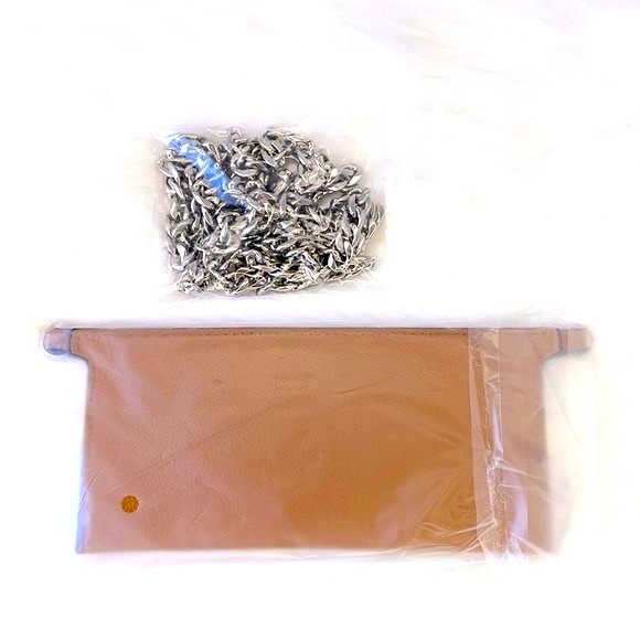 Wallet Insert With Chain - Picture 8 of 10